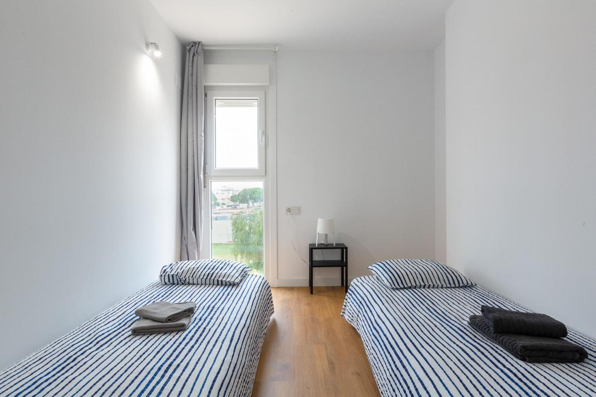 Apartamentos En Canet Al Mar, Junto Playa Y Con Piscina Canet d'En Berenguer Esterno foto